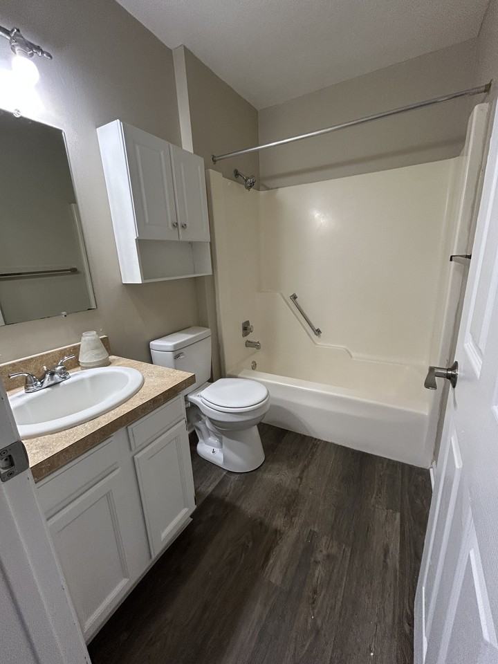2184 Regency Dr #2184 - Photo 7 of 10
