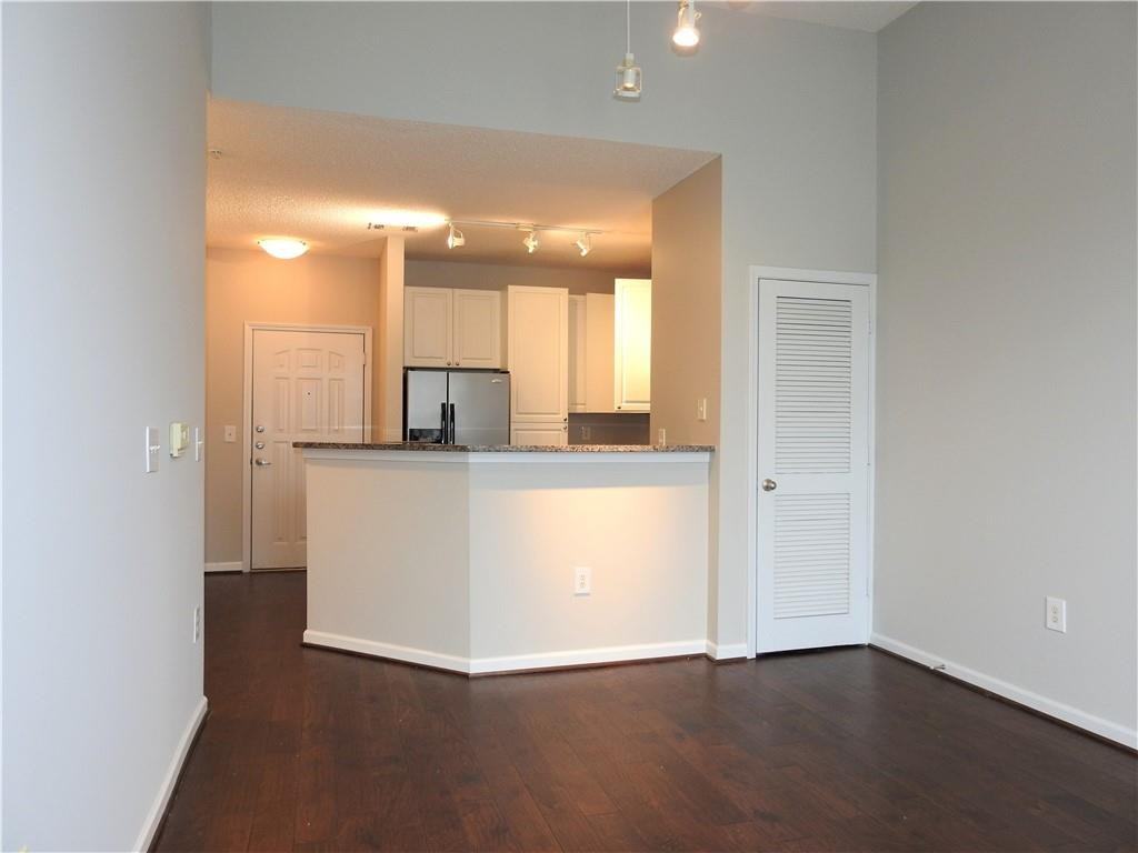 10 Perimter Summit Boulevard3403Villa Sonoma #3403 - Photo 5 of 18
