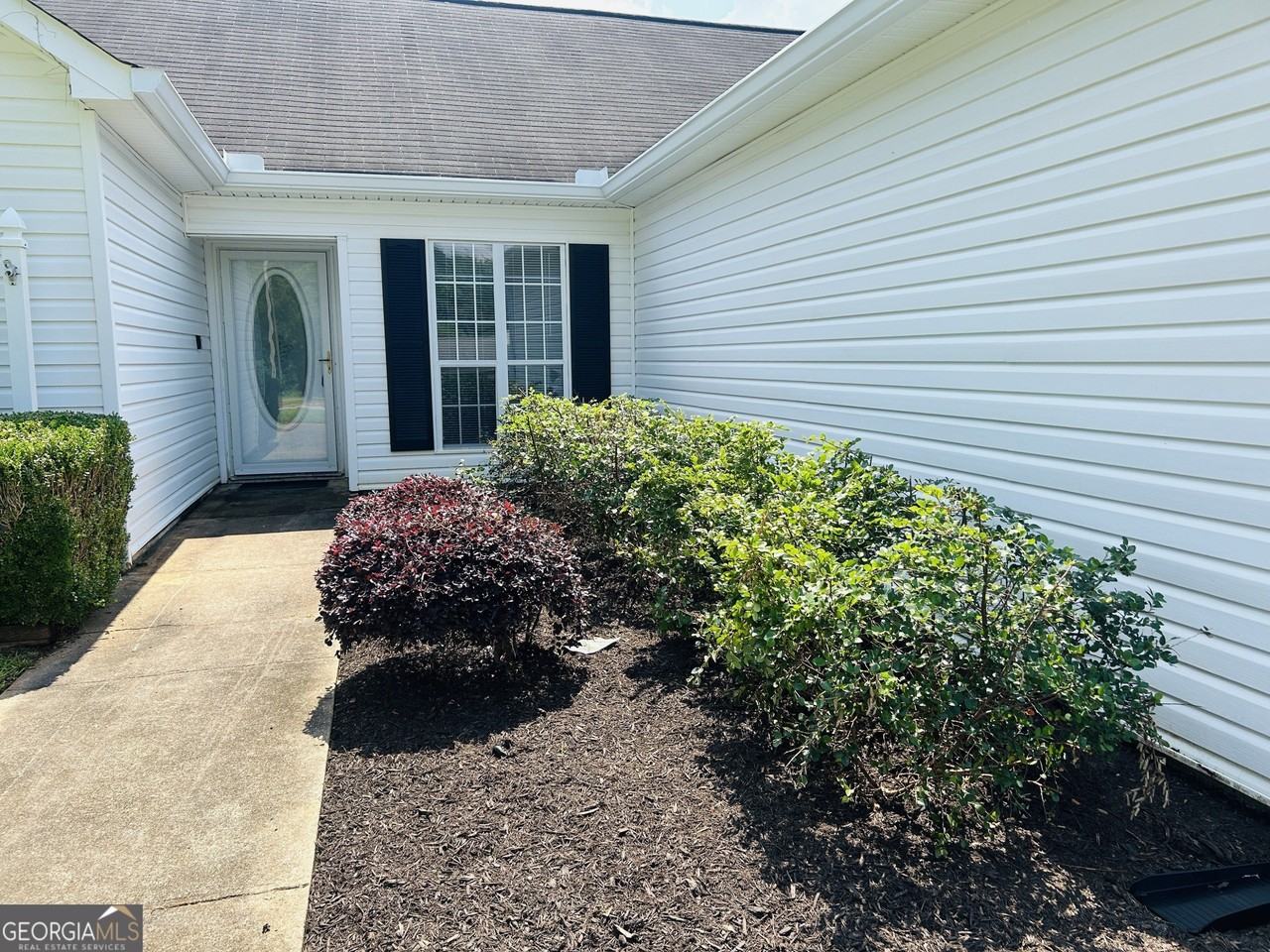 210 Shamrock Way - Photo 3 of 32