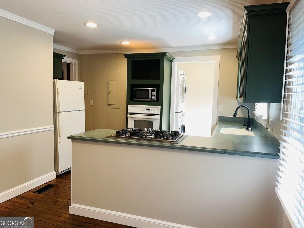 4665 Orchid Dr - Photo 6 of 29