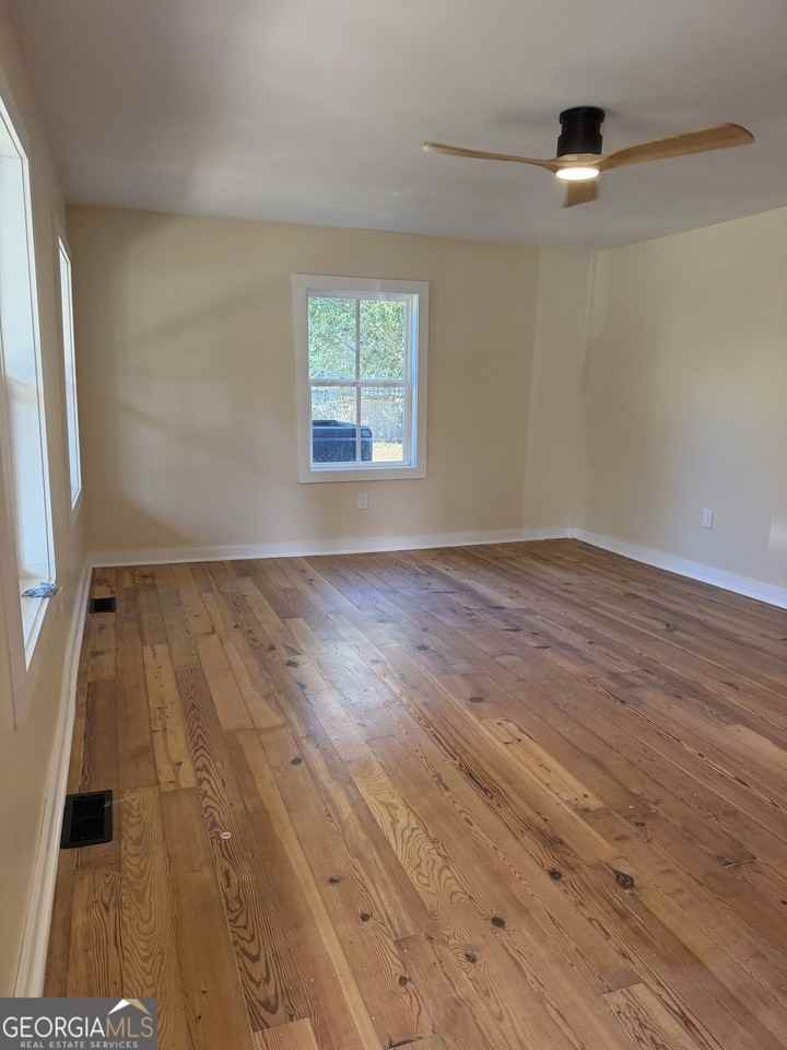 1892 Broad St - Photo 2 of 15