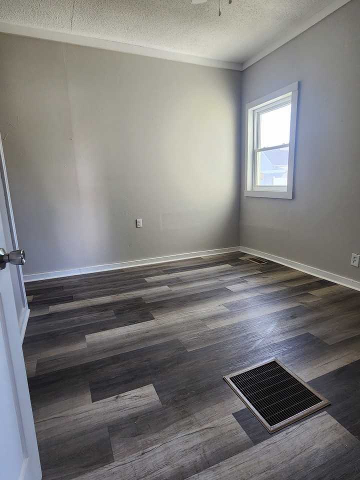 1106 S Beacon St #1 - Photo 4 of 10