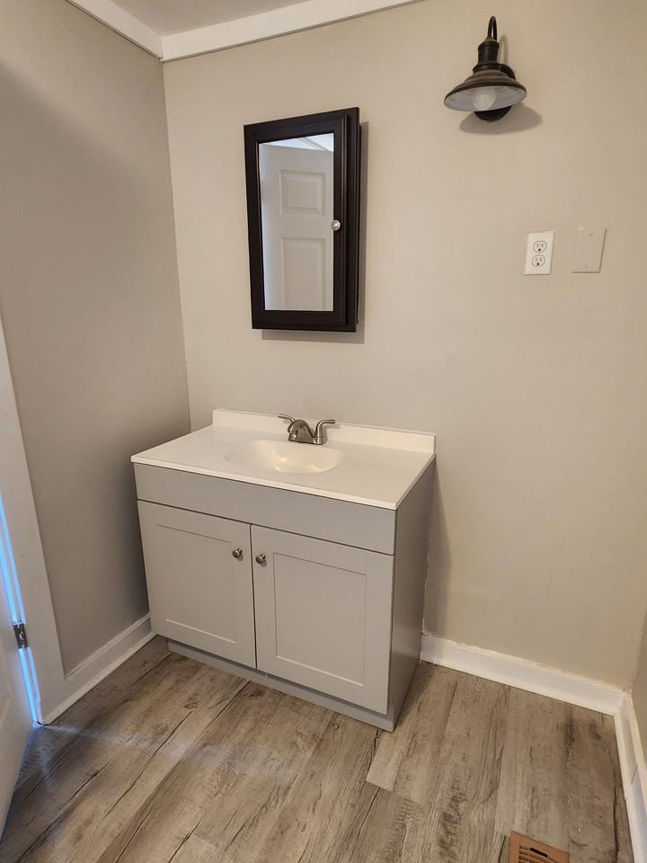 1106 S Beacon St #1 - Photo 7 of 10