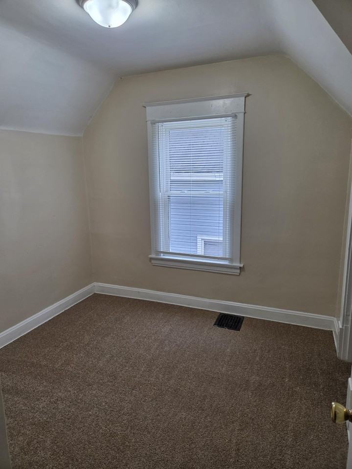 3020 Dupont Ave N #1 - Photo 6 of 20