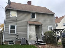 featured image of 1360 Roslyn Ave Sw #1
