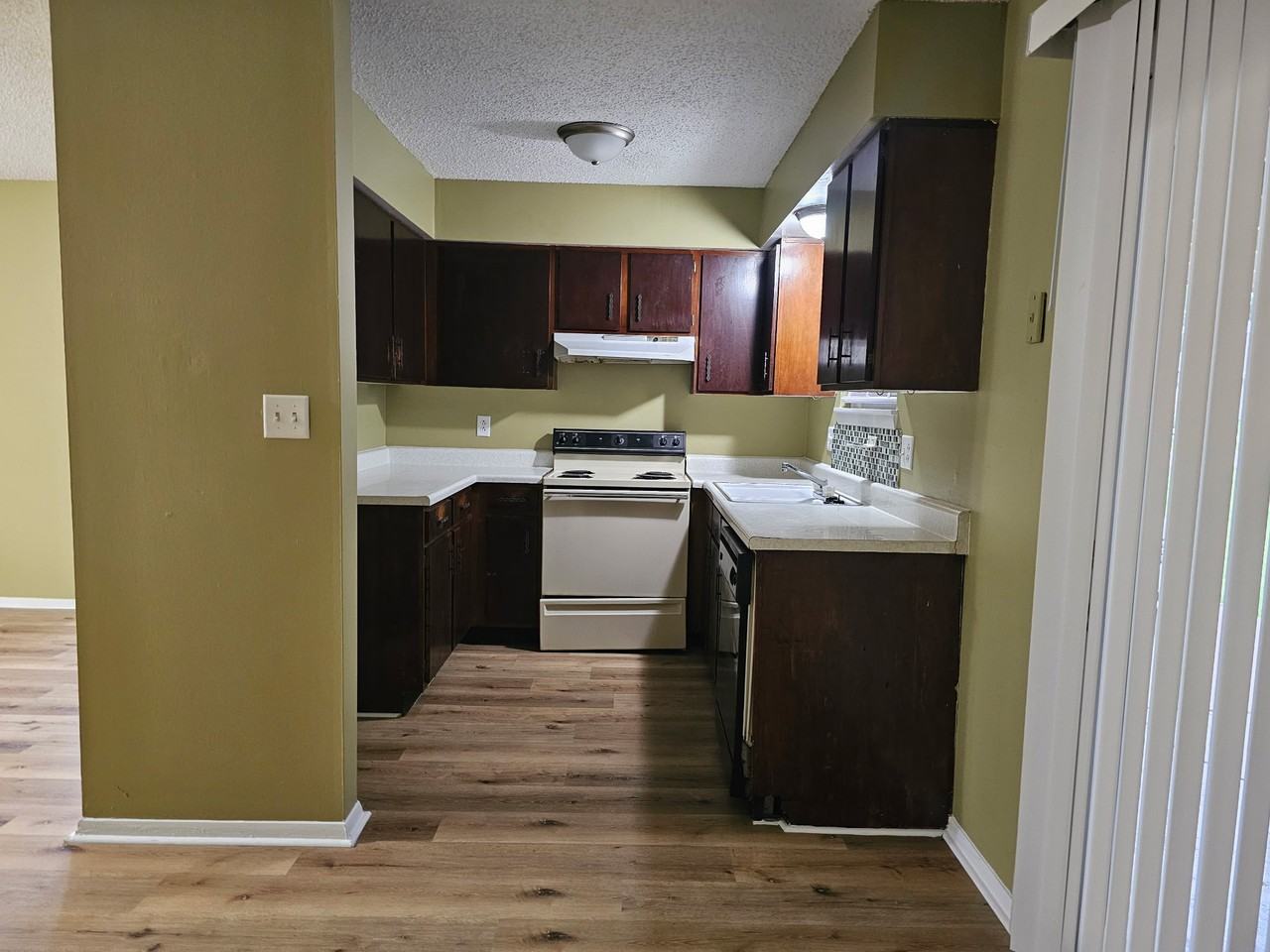 1663 N Marlan Ave #1663 - Photo 4 of 11