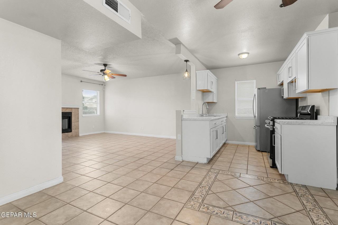 12433 Carlos Bombach Ave - Photo 5 of 27