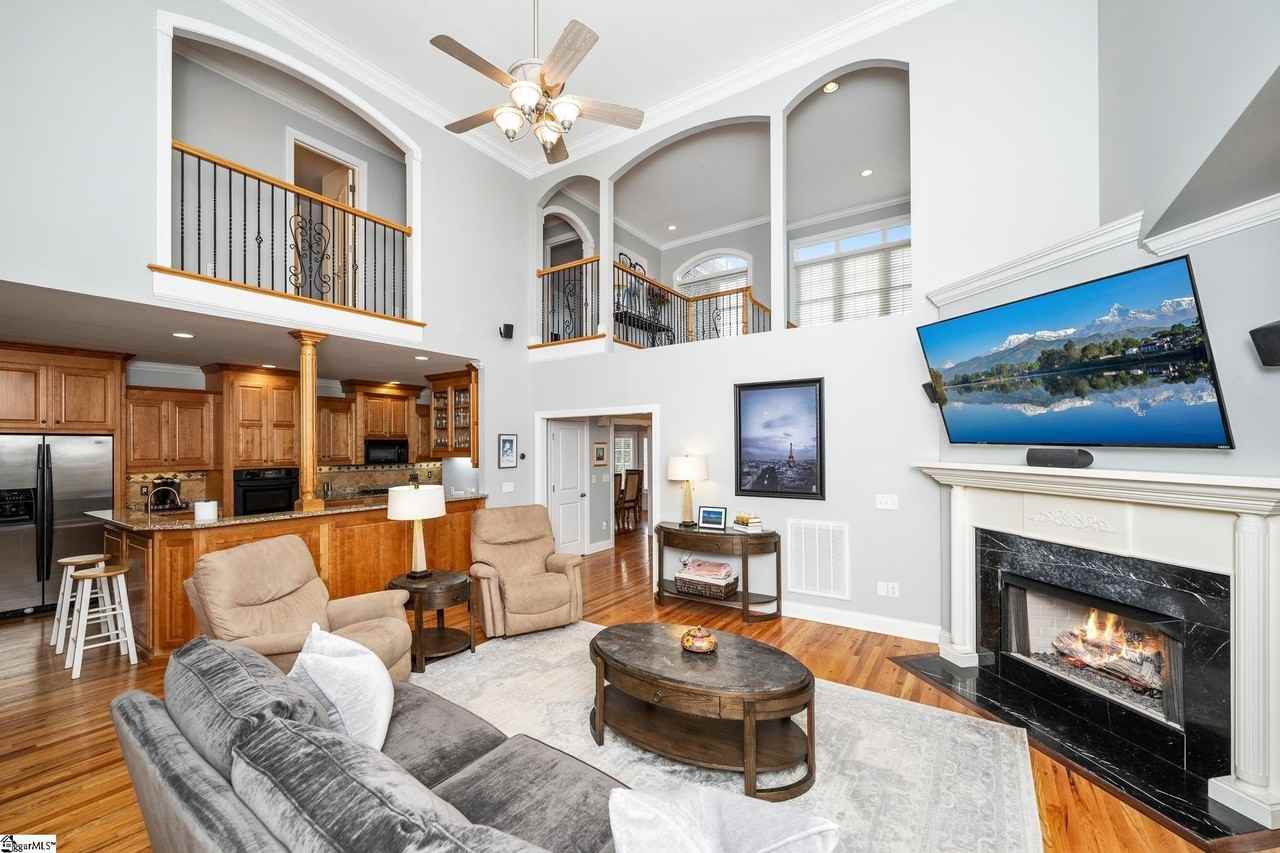 127 Warren Dr - Photo 7 of 39