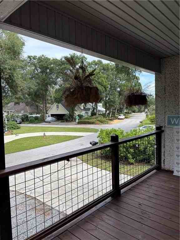 318 Sandcastle Ln - Photo 4 of 31
