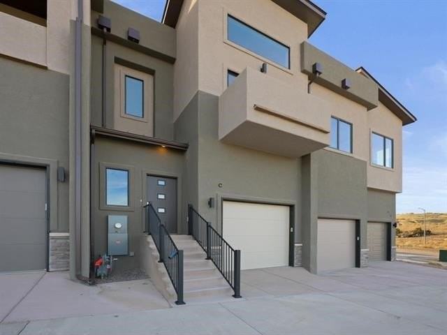 392 W Ridges Blvd #C