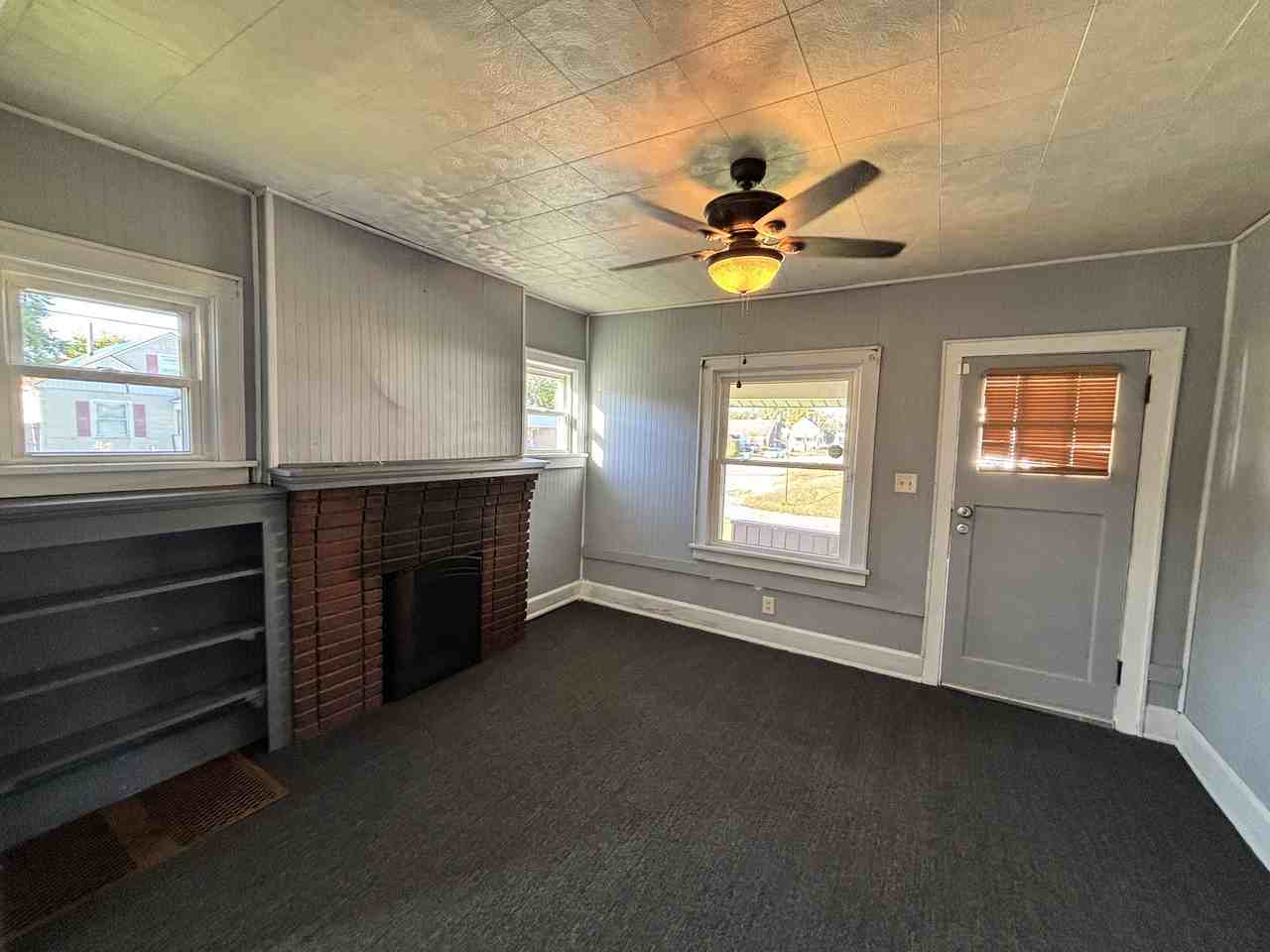 1700 Taft Ave Ne #1 - Photo 5 of 8