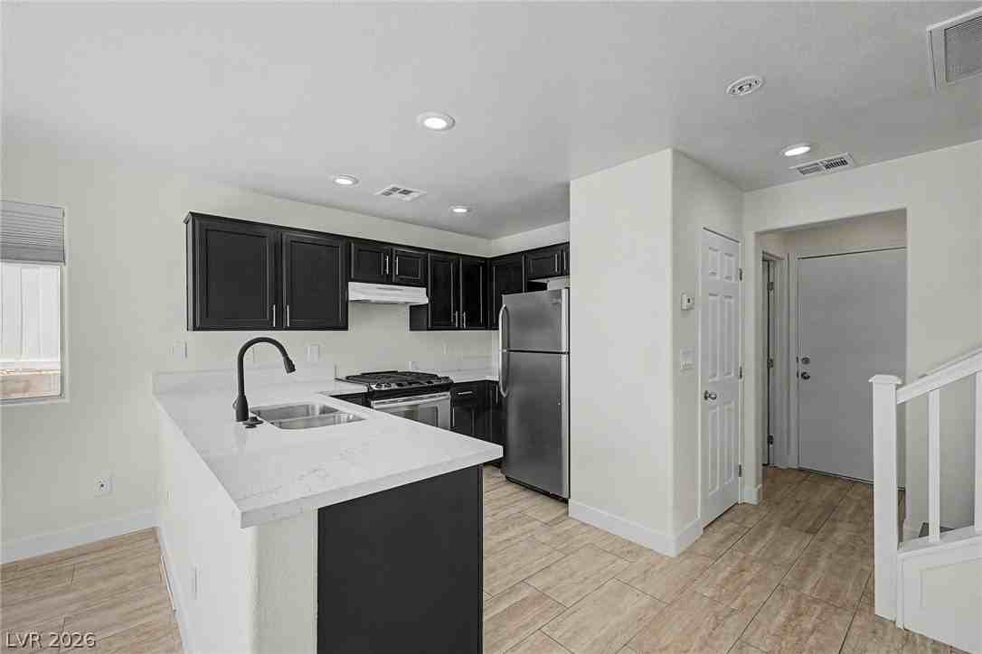 8168 New Leaf Ave - Photo 7 of 25