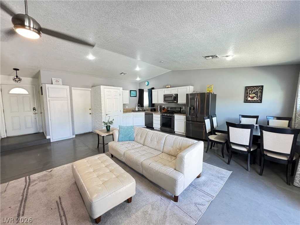 7267 Sixshooter Dr - Photo 4 of 21