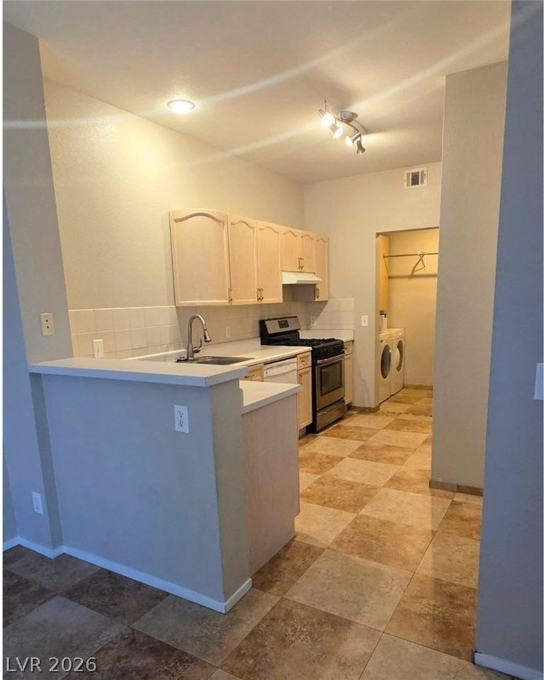2601 Country Maple Ave - Photo 3 of 21
