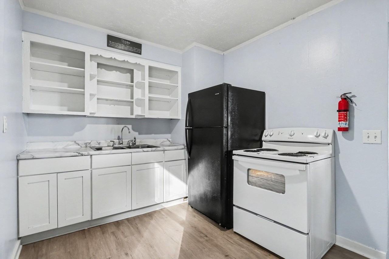 2136 Miller Rd - Photo 4 of 20