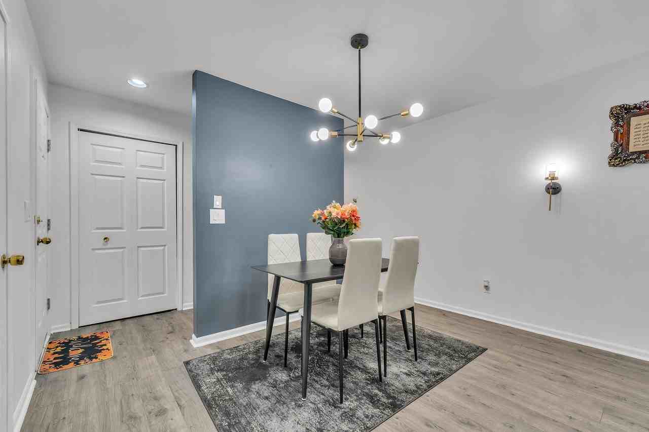 20829 Orchard Lake Rd - Photo 2 of 30