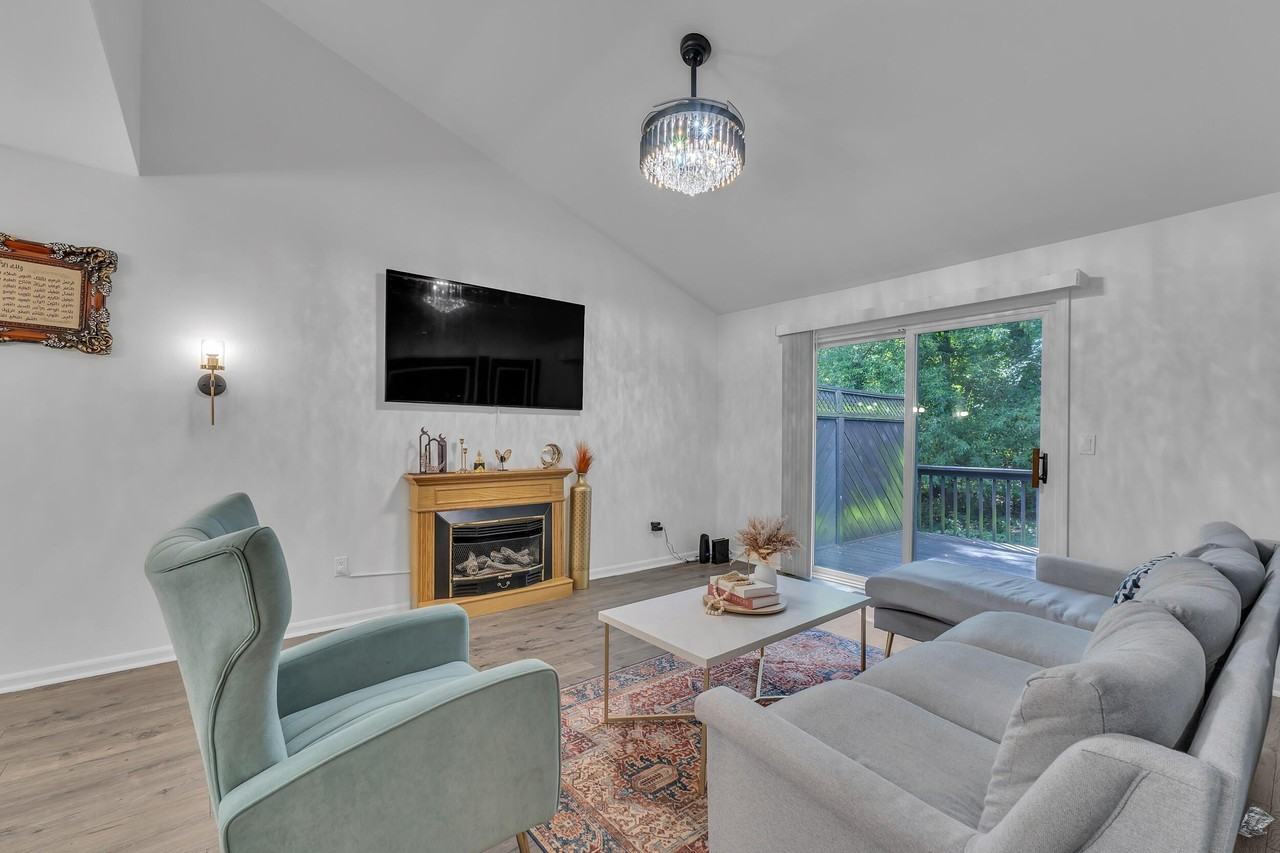 20829 Orchard Lake Rd - Photo 6 of 30