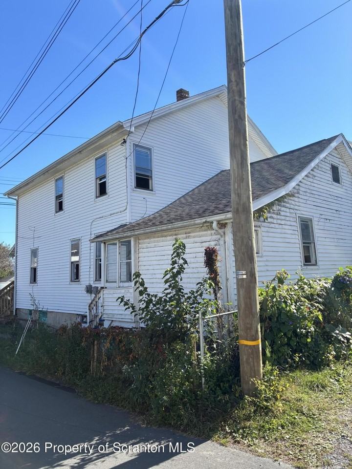 626 Swallow St - Photo 2 of 5