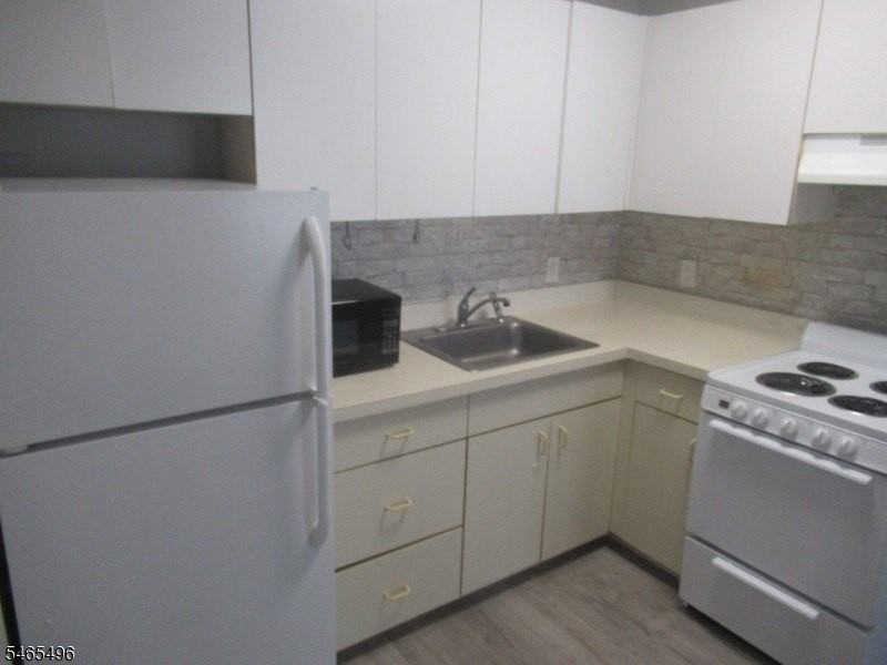 44 N Sussex St #D - Photo 6 of 10