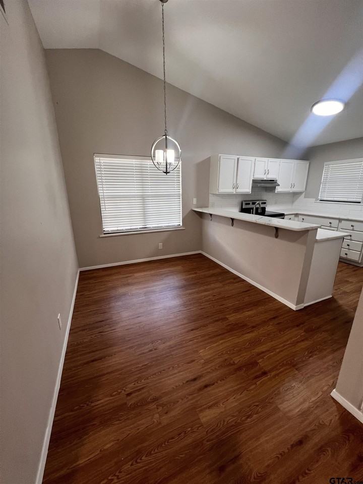 3423 Lexington Dr - Photo 6 of 10