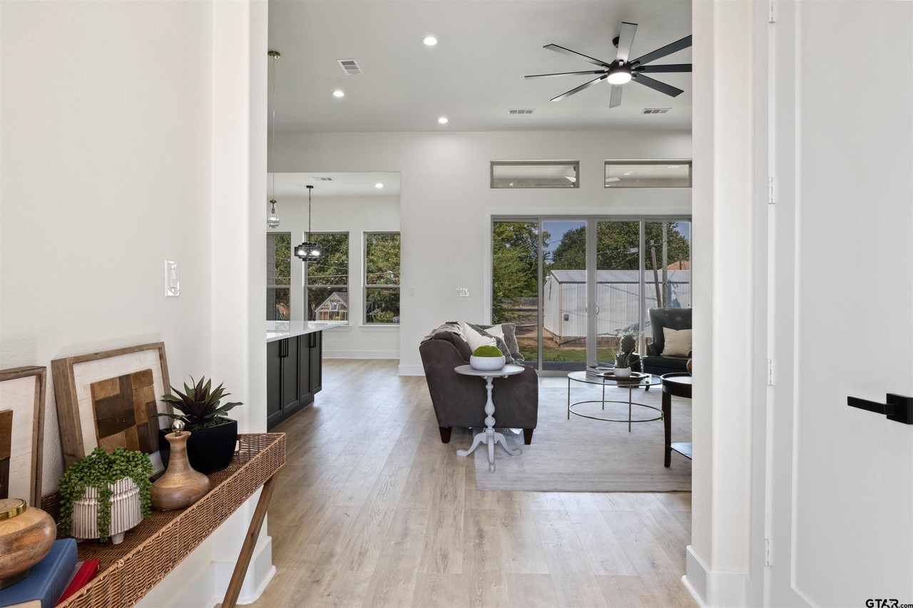 2705 Stone Briar - Photo 4 of 42