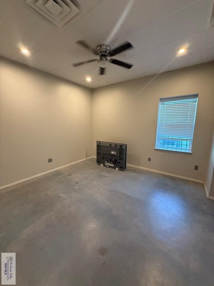 204 W Jackson St - Photo 2 of 13