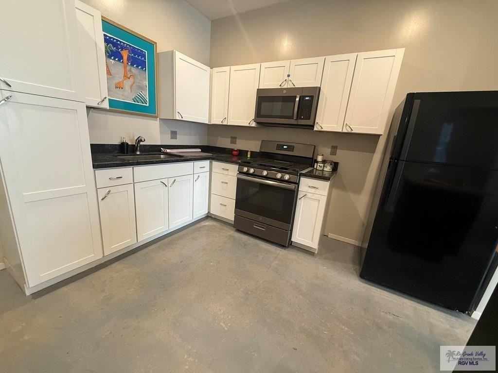 204 W Jackson St - Photo 3 of 13