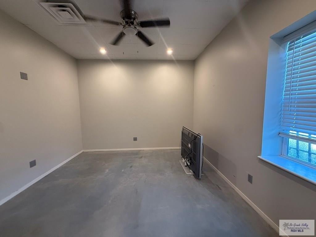 204 W Jackson St - Photo 6 of 13