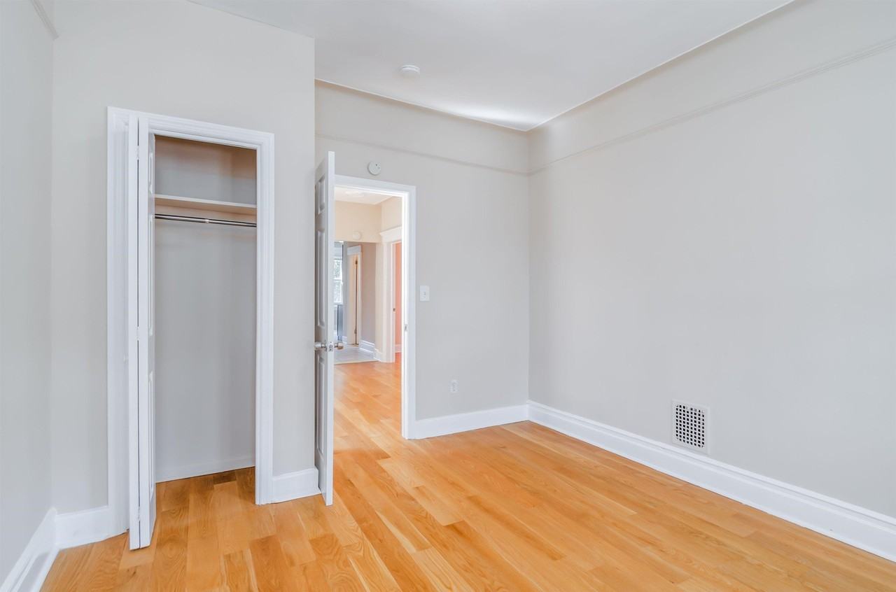 124 W 54th St #2 - Photo 4 of 15