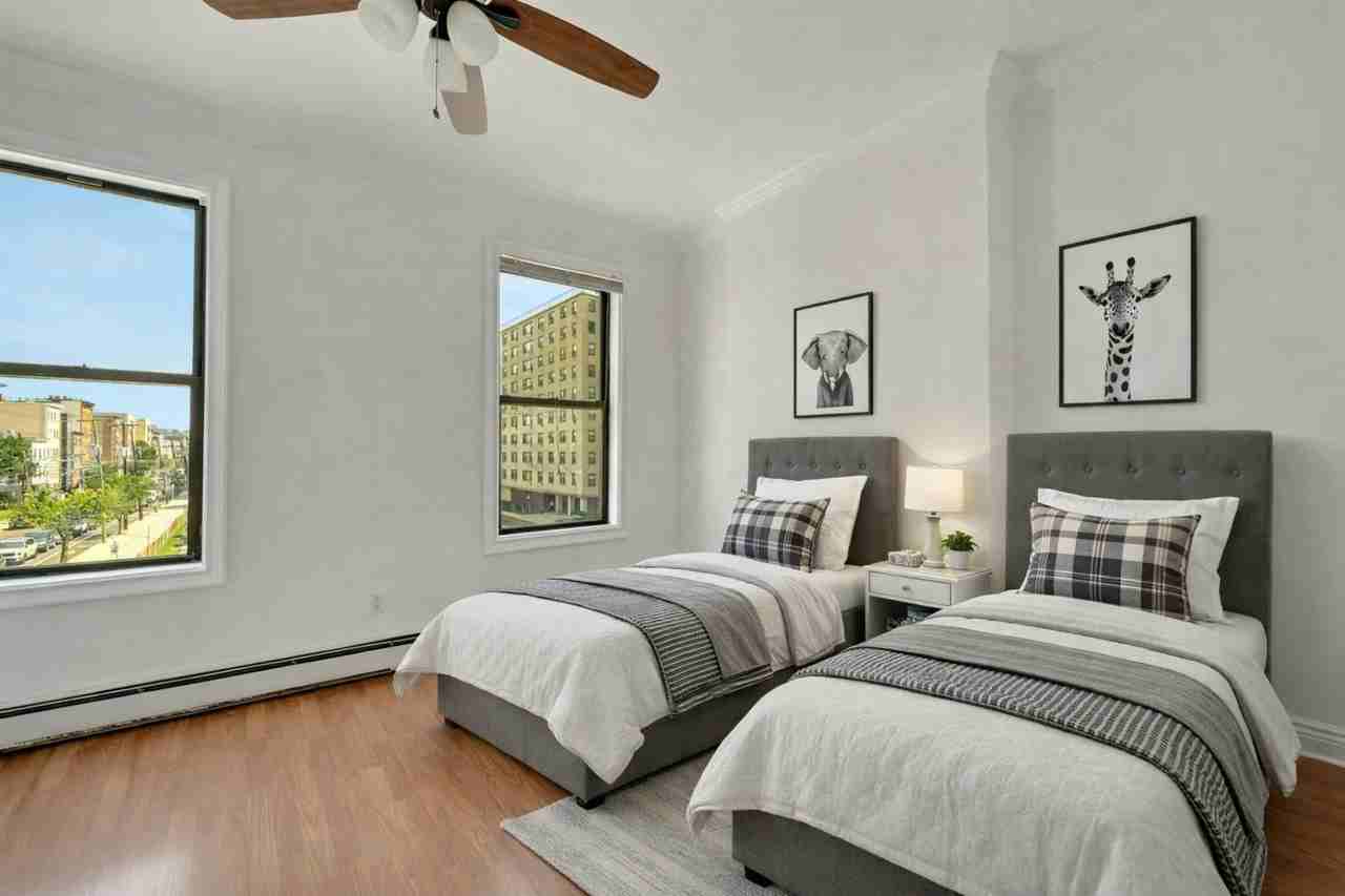 331 Grand St #4 - Photo 4 of 11