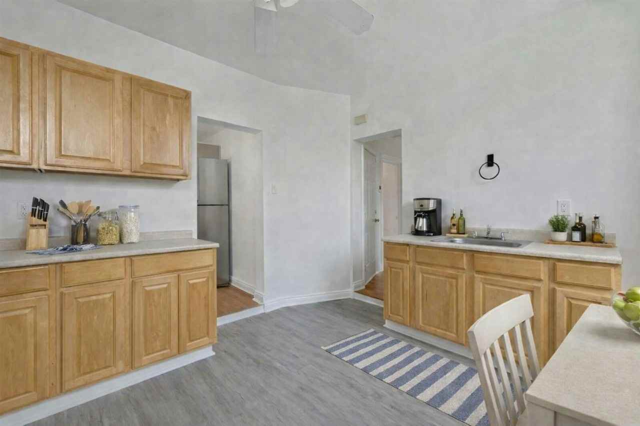 331 Grand St #4 - Photo 6 of 11
