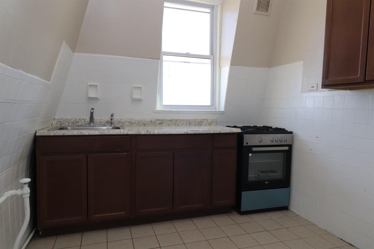 24 Gray St #3 - Photo 6 of 9