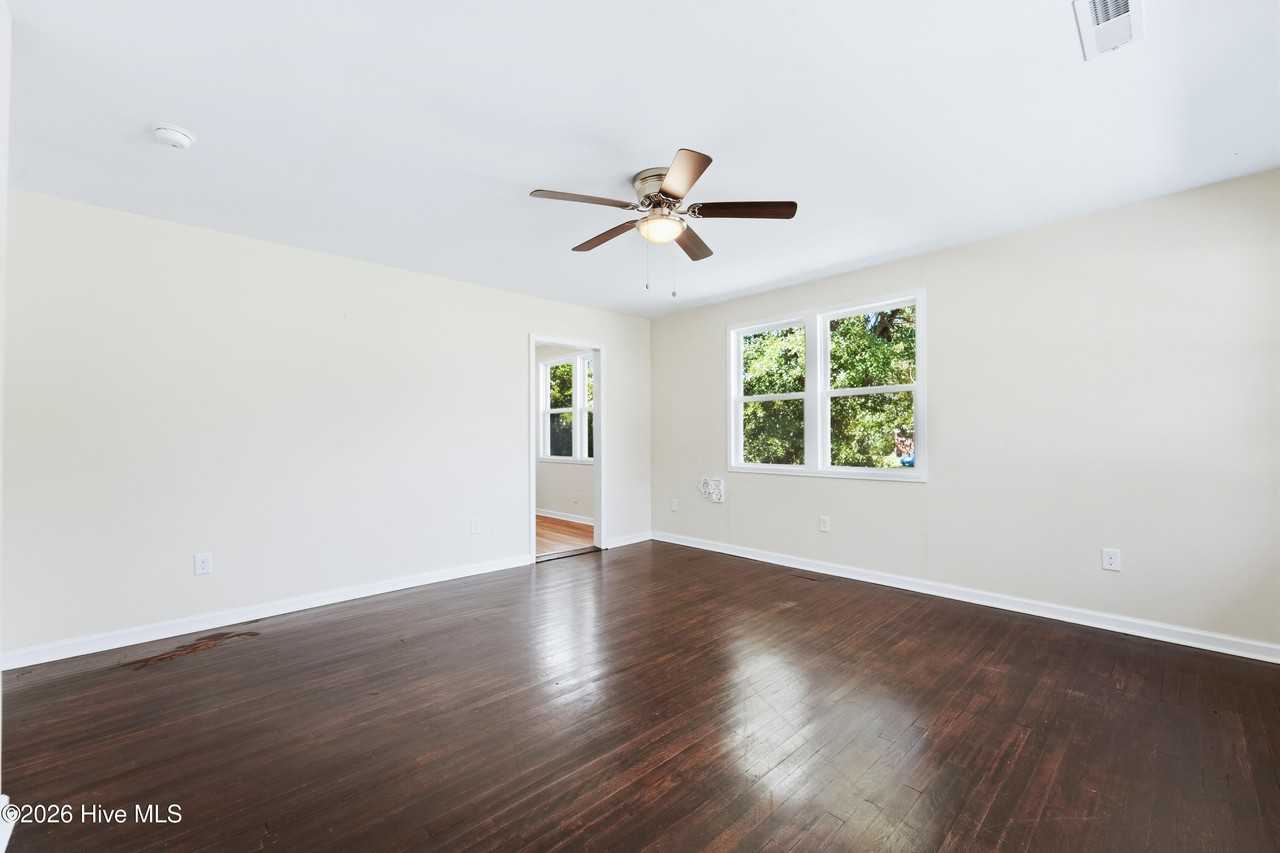 600 New River Dr - Photo 4 of 38