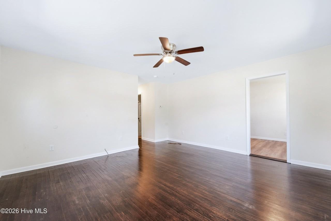 600 New River Dr - Photo 5 of 38