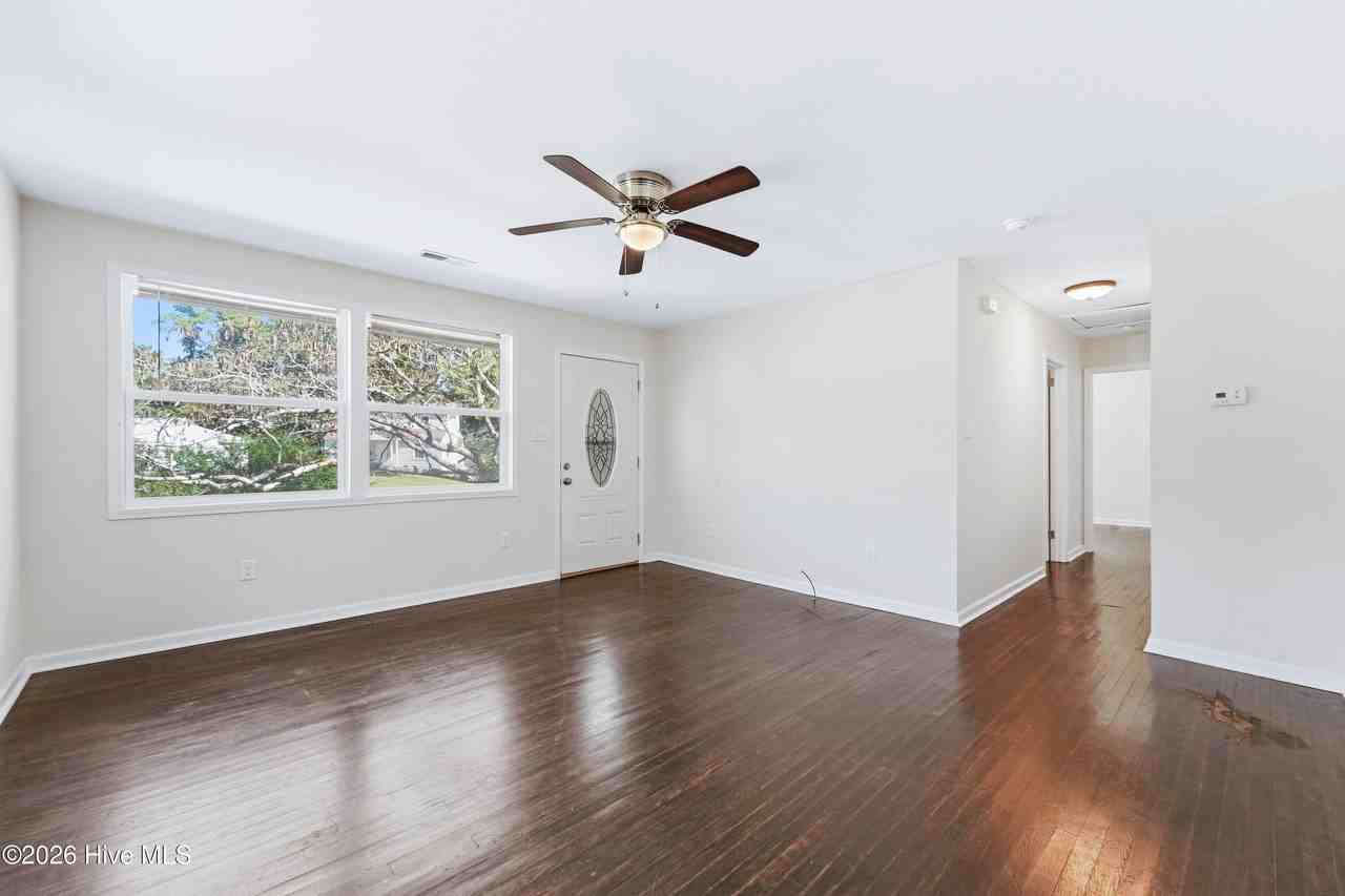 600 New River Dr - Photo 6 of 38