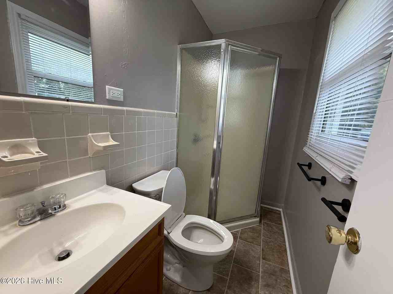 201 Tower Dr - Photo 6 of 13