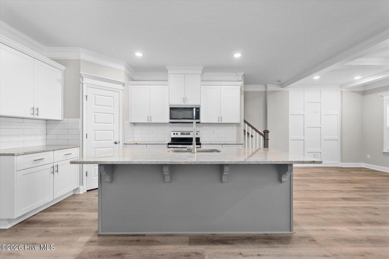 214 Linsmore Ln - Photo 6 of 20