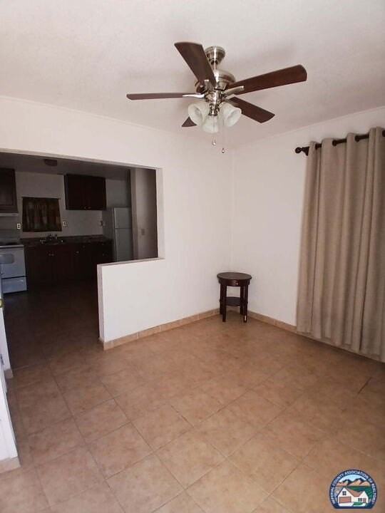 445 Rosemont St - Photo 2 of 12