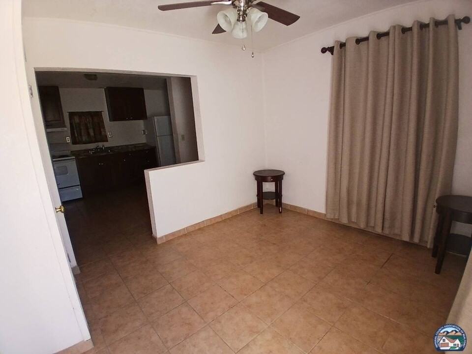 445 Rosemont St - Photo 3 of 12