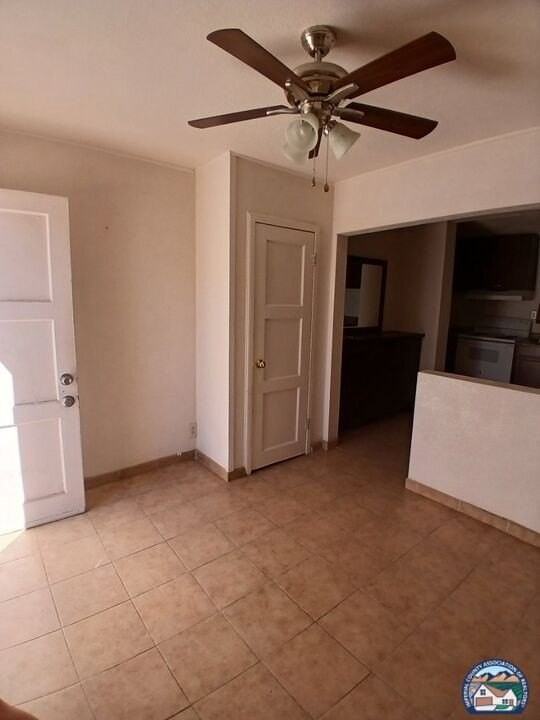 445 Rosemont St - Photo 5 of 12