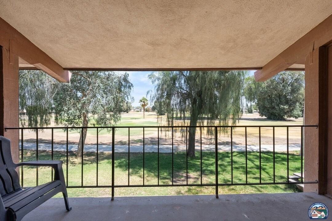 2050 Country Club Dr - Photo 6 of 7