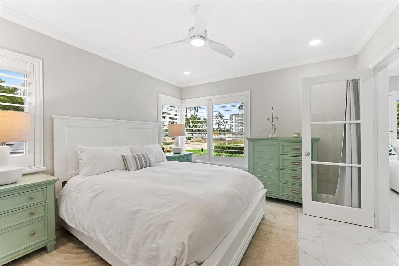 990 Casuarina Road #4 - Photo 6 of 13