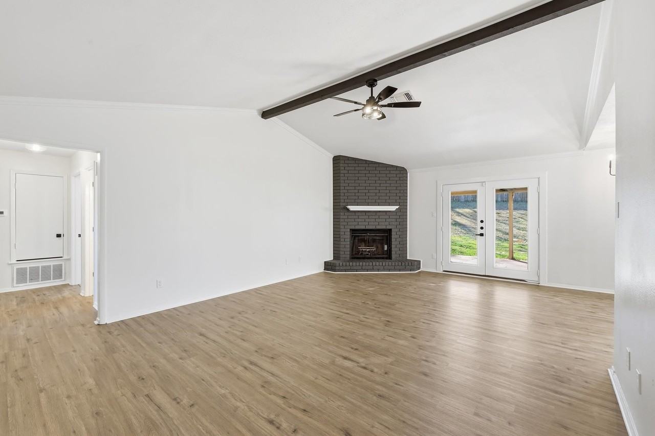 107 Janet Kay Dr - Photo 4 of 27