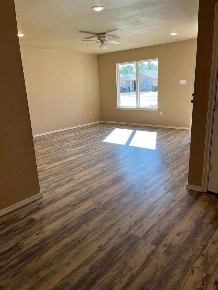 7431 4th Pl - Photo 3 of 15