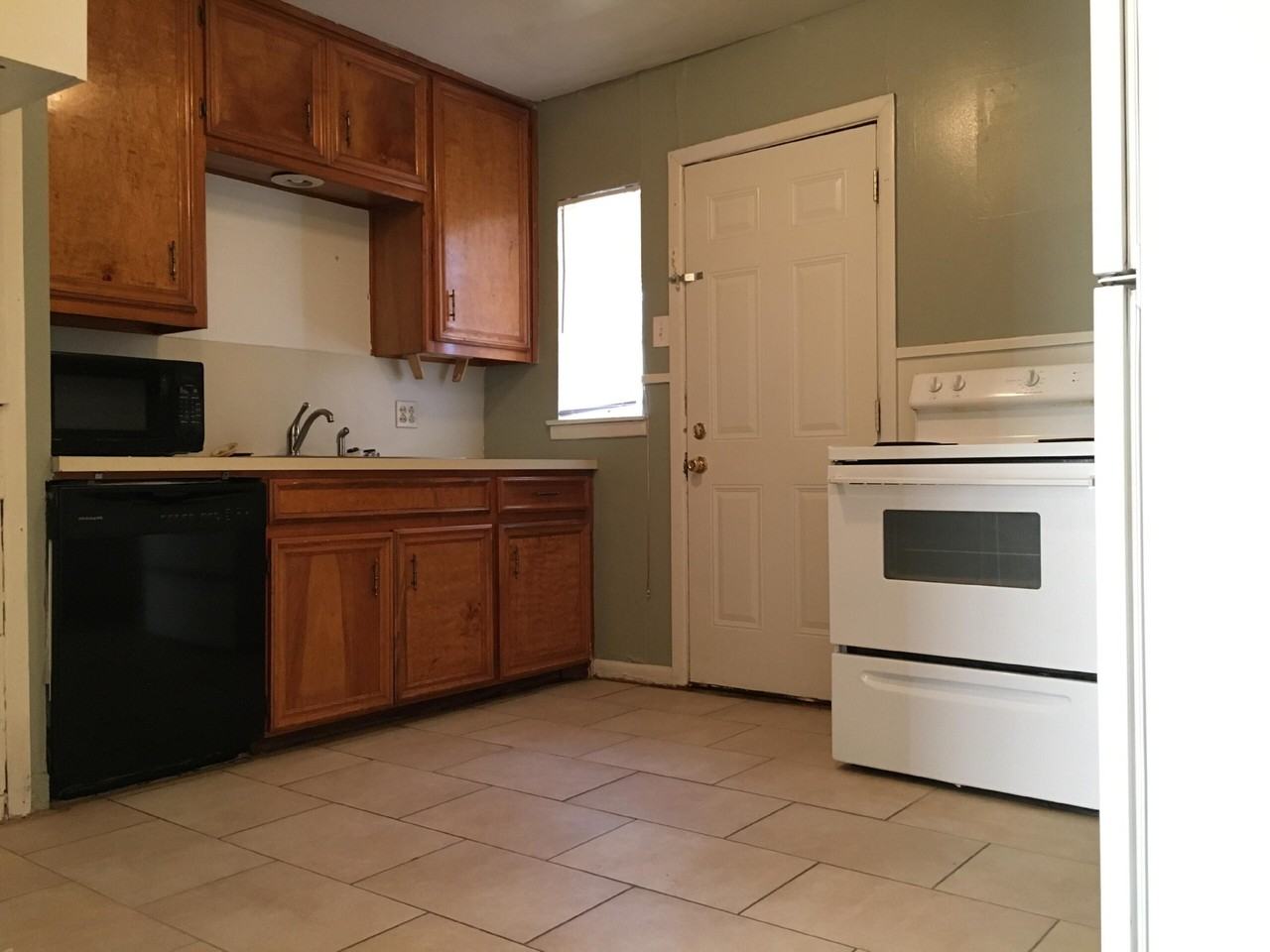 4618 Detroit Ave - Photo 4 of 12