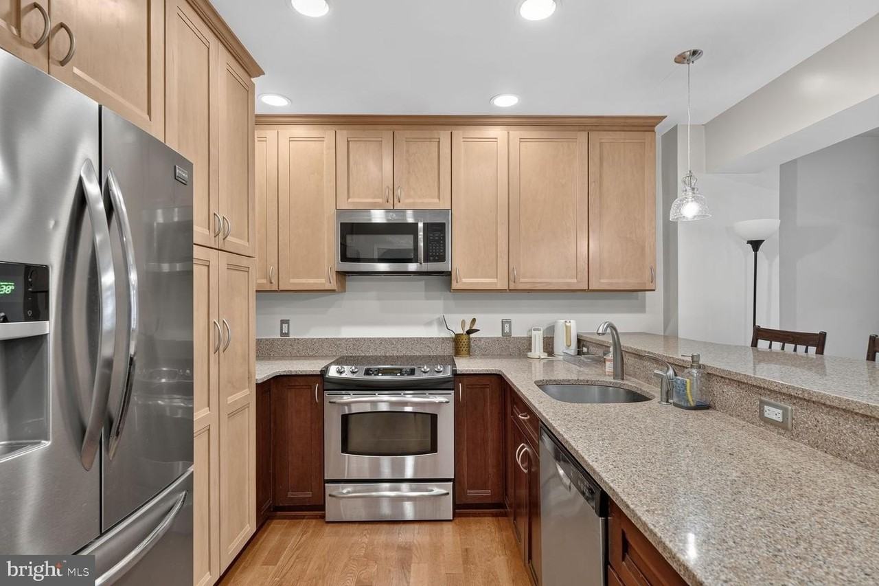 2101 N St Nw - Photo 7 of 18