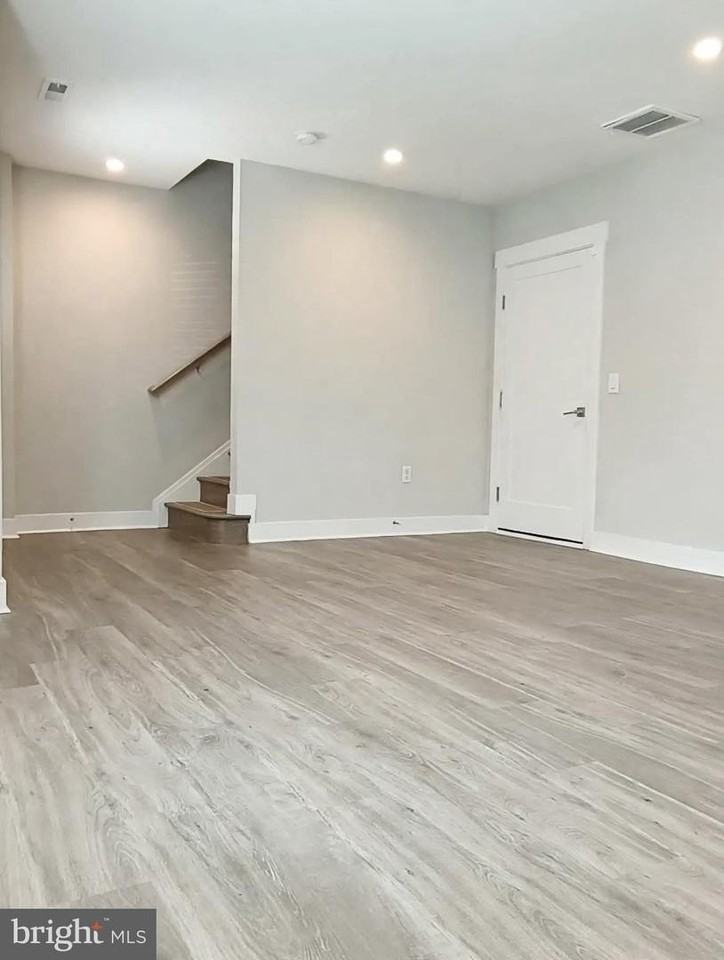 307 Charles St - Photo 6 of 50