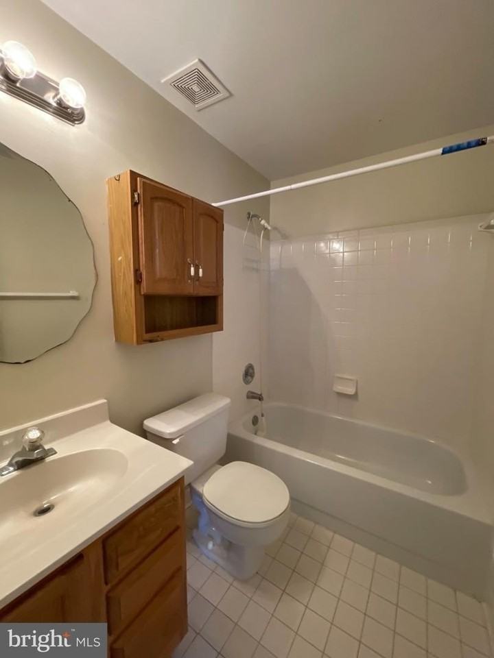 14319 Raddock Ct - Photo 6 of 12