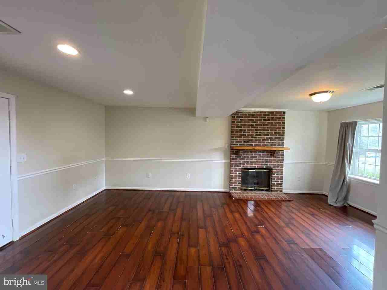 14319 Raddock Ct - Photo 7 of 12