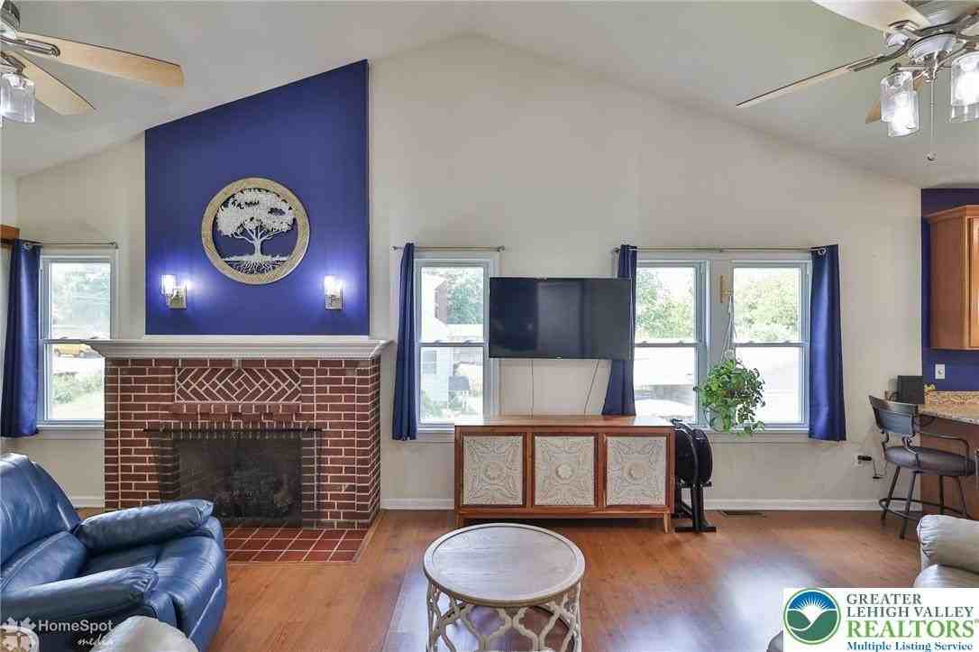 1635 E Emmaus Ave #1 - Photo 3 of 49